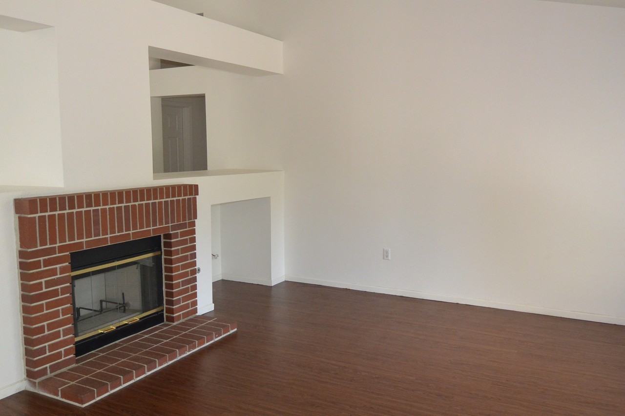 2826 S Tamarack Ct - Photo 2 of 16