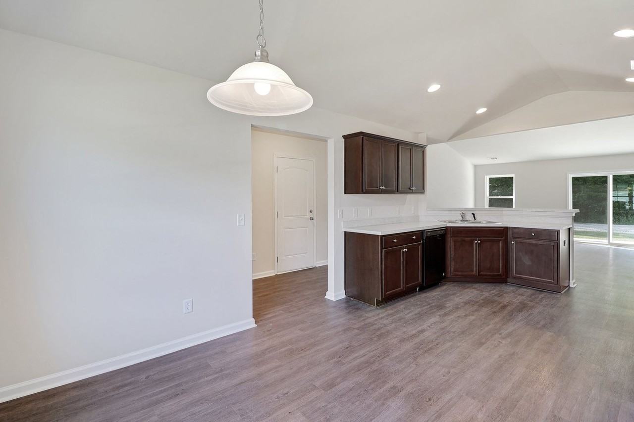 257 Willis Way - Photo 5 of 26