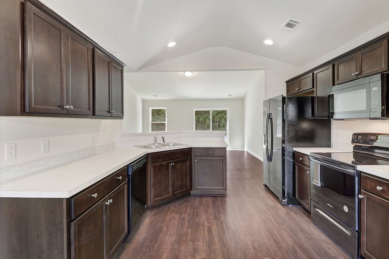 257 Willis Way - Photo 6 of 26