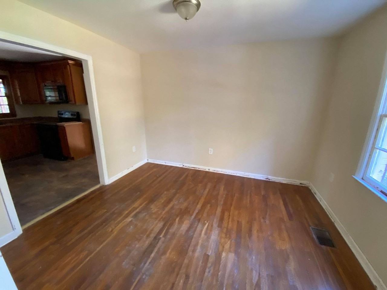 180 W Grantville Rd - Photo 6 of 8