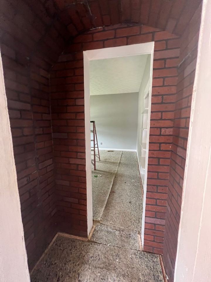 24 Lagrange St - Photo 5 of 12