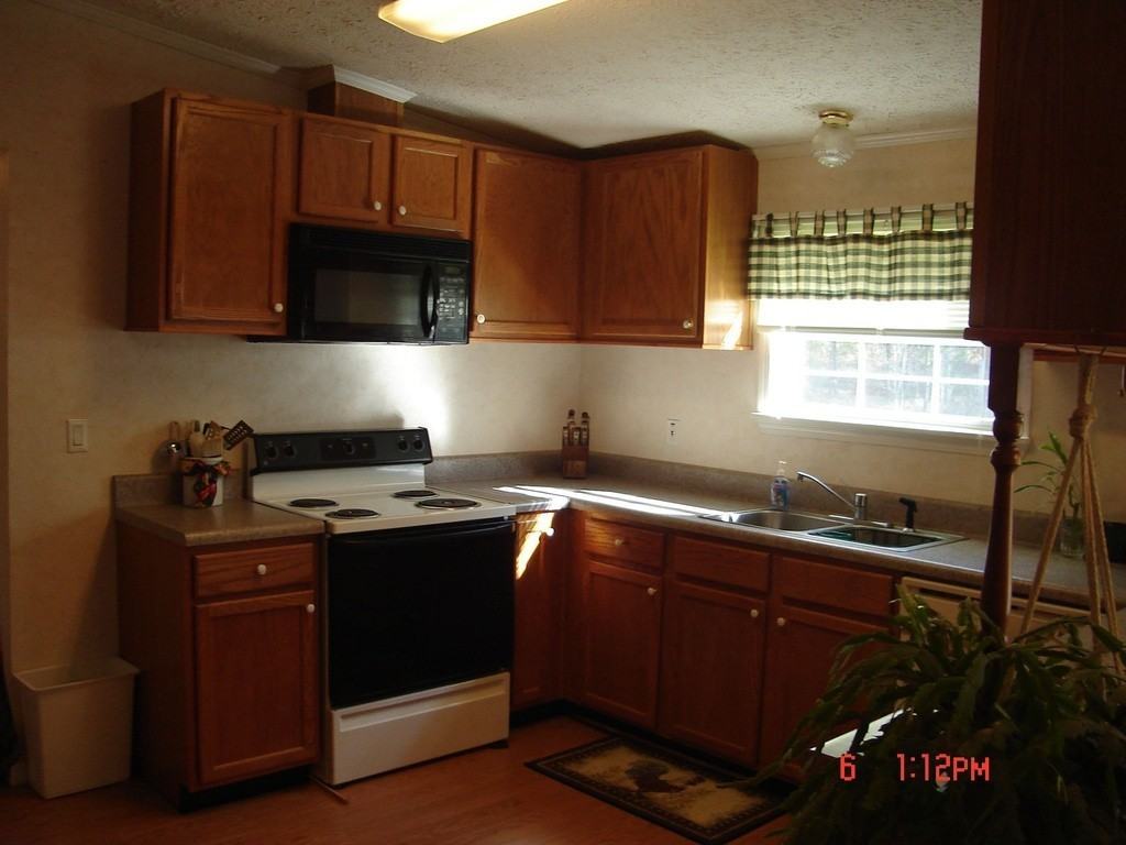 825 Allen Rd - Photo 4 of 9