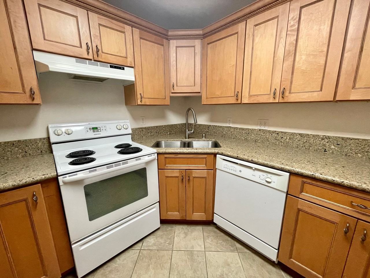 284 Forest Ridge Rd - Photo 5 of 22
