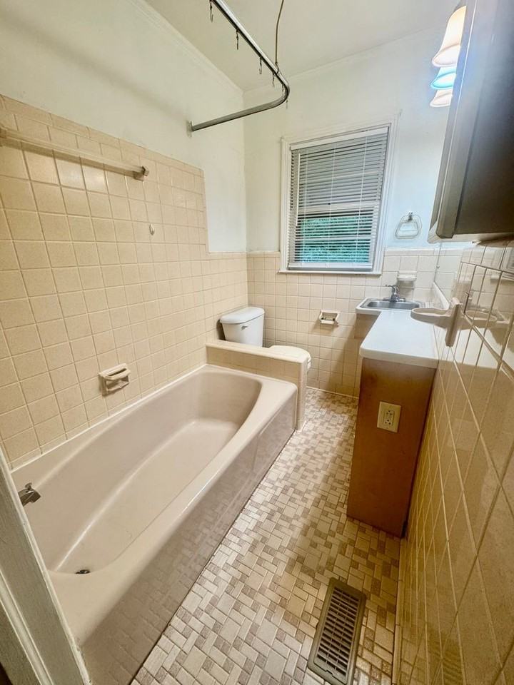 6706 Post Rd - Photo 7 of 9