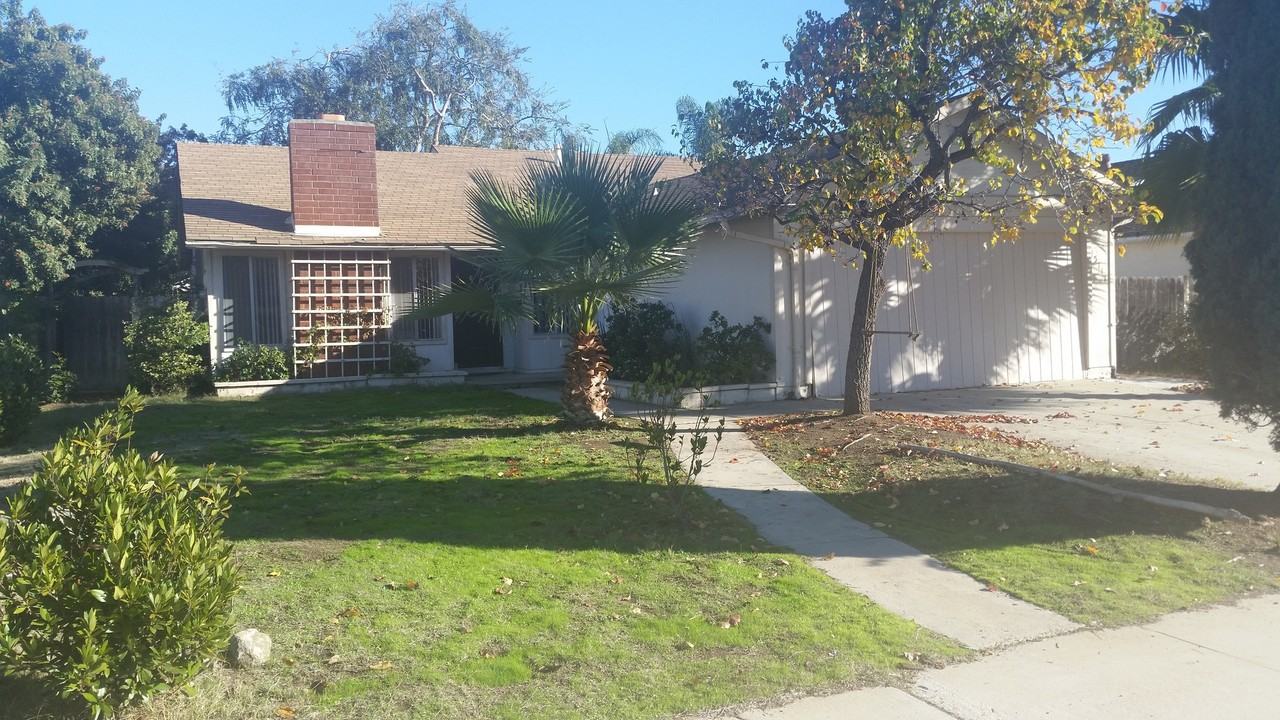 15117 Amso St - Photo 3 of 21