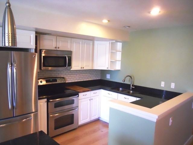 1850 22nd St #11 - Photo 5 of 22