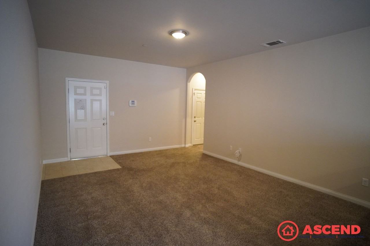 5508 Poso Ridge Ct - Photo 3 of 17