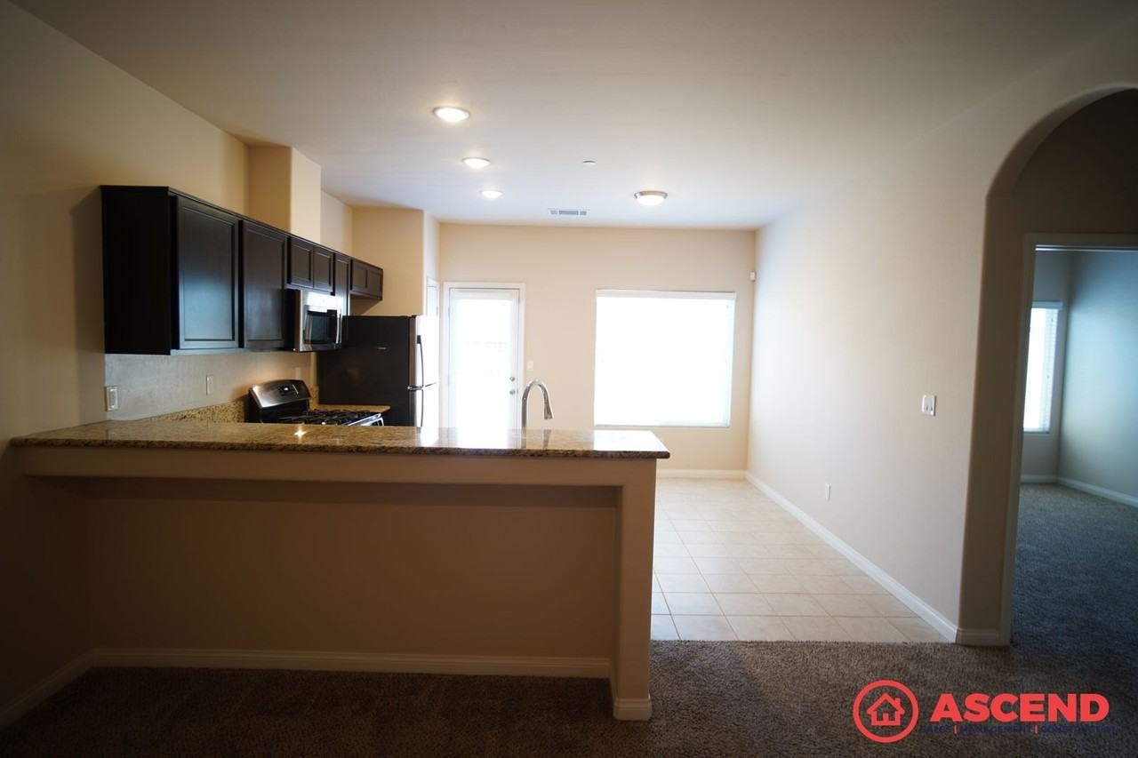 5508 Poso Ridge Ct - Photo 4 of 17