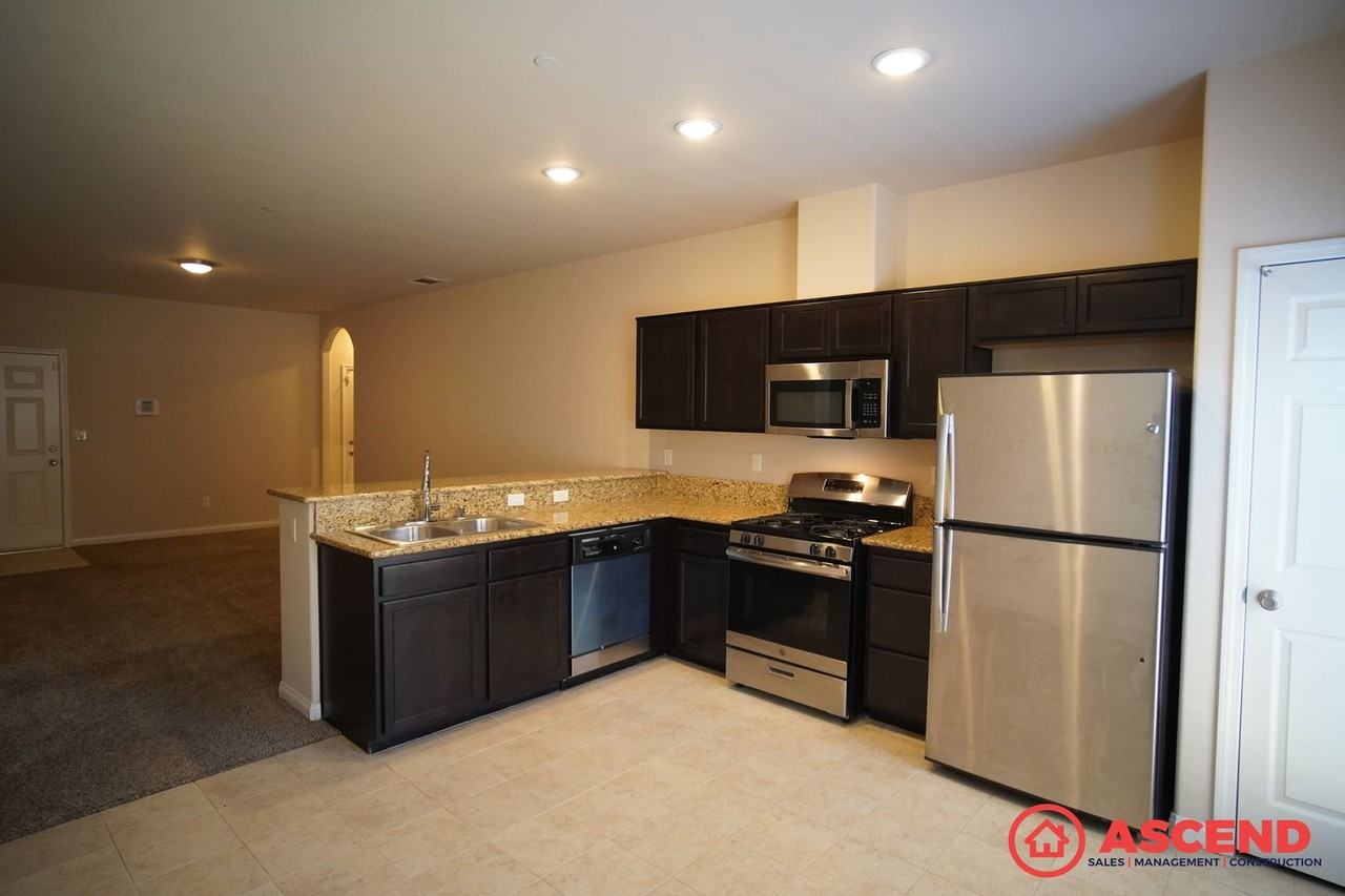 5508 Poso Ridge Ct - Photo 5 of 17