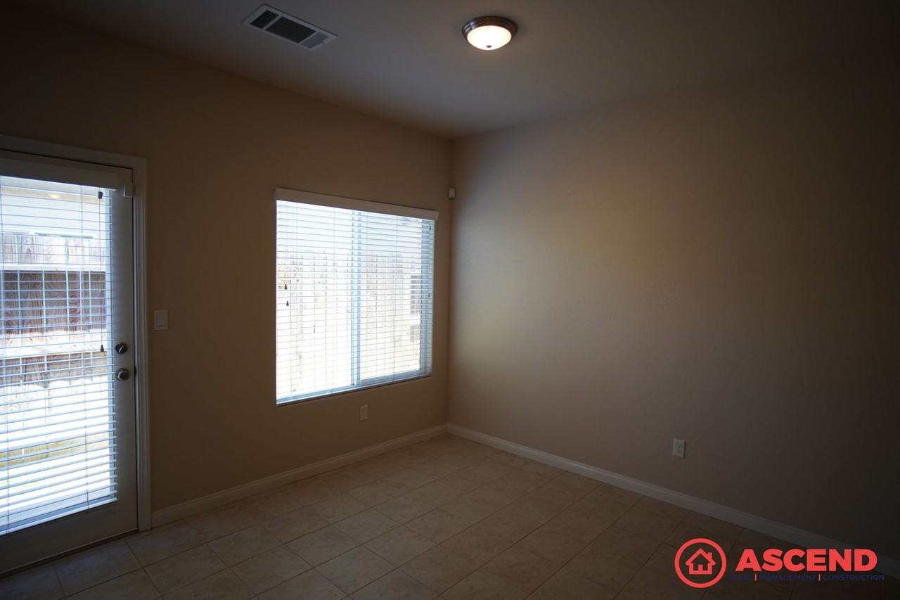 5508 Poso Ridge Ct - Photo 6 of 17