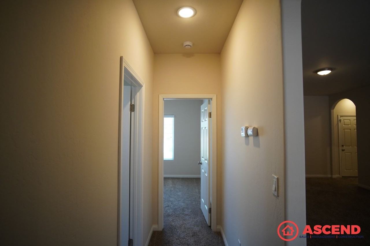 5508 Poso Ridge Ct - Photo 7 of 17