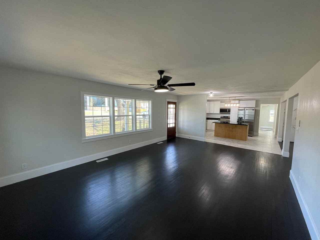 428 W Broadmoor St - Photo 6 of 26