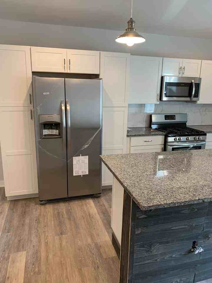 479 Norton St - Photo 2 of 10