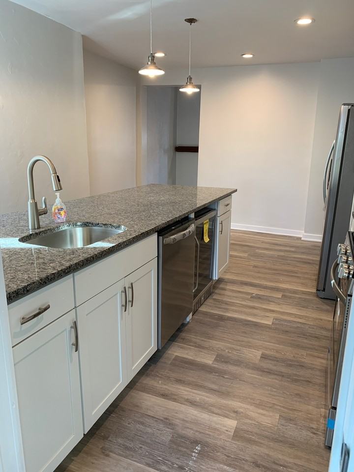479 Norton St - Photo 3 of 10