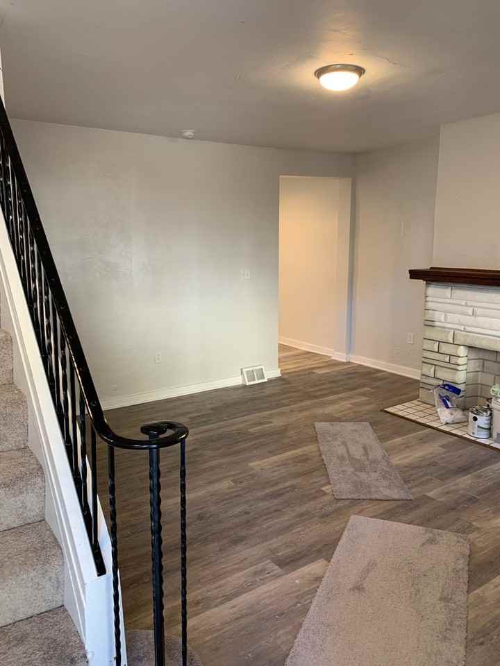 479 Norton St - Photo 5 of 10