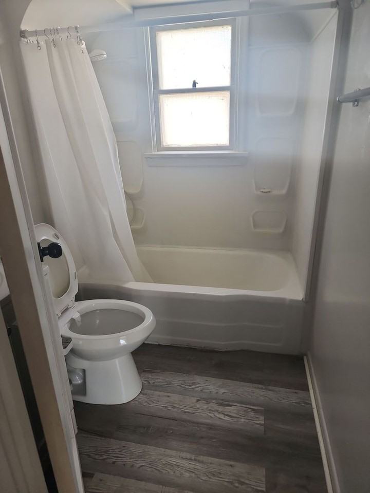 107 N 200 E - Photo 4 of 7