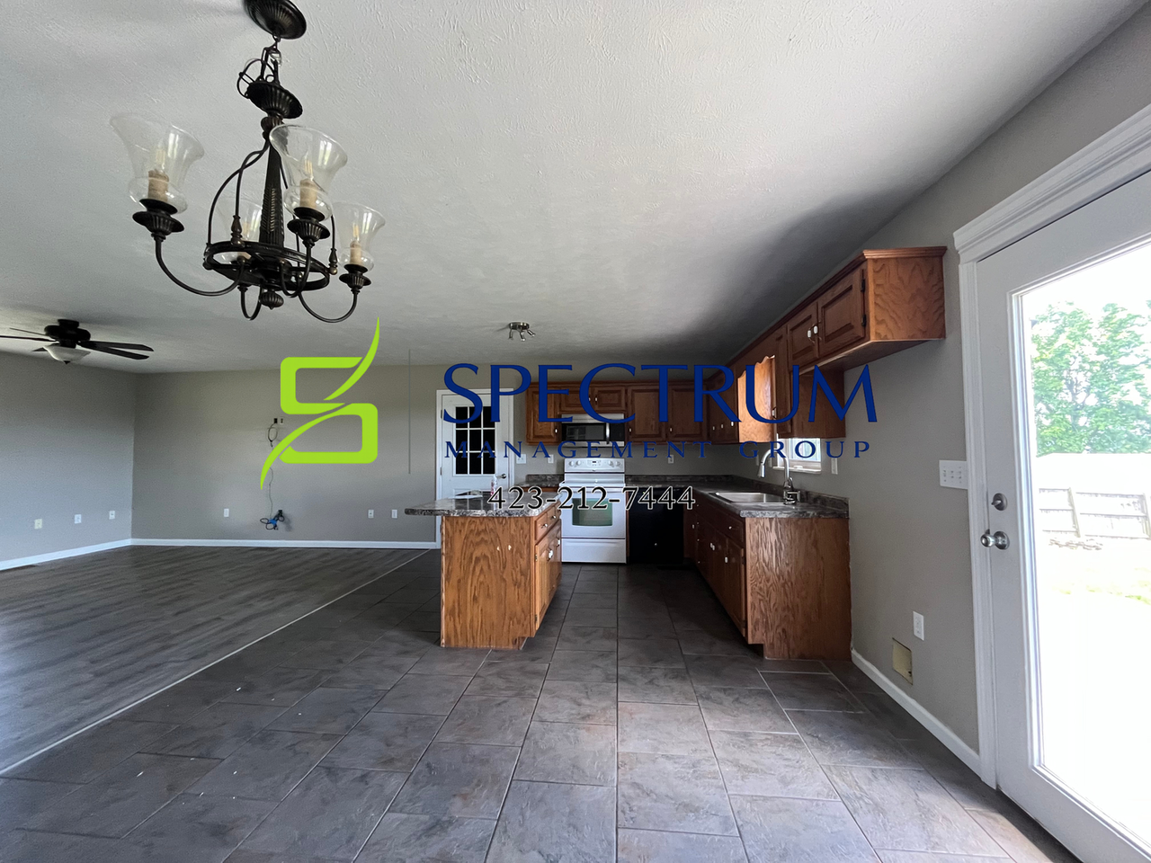 4806 Brookview Dr - Photo 3 of 15