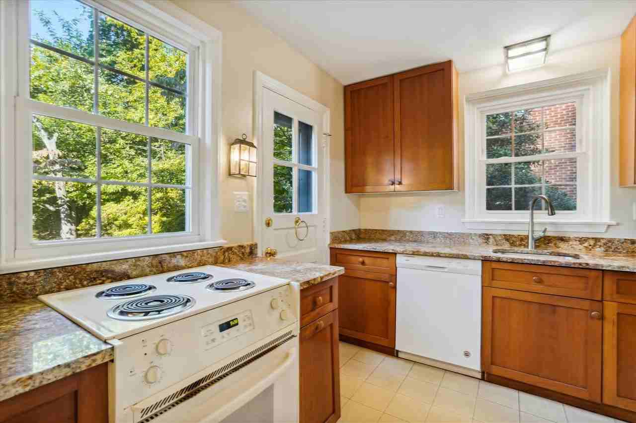 5212 Augusta St - Photo 2 of 44