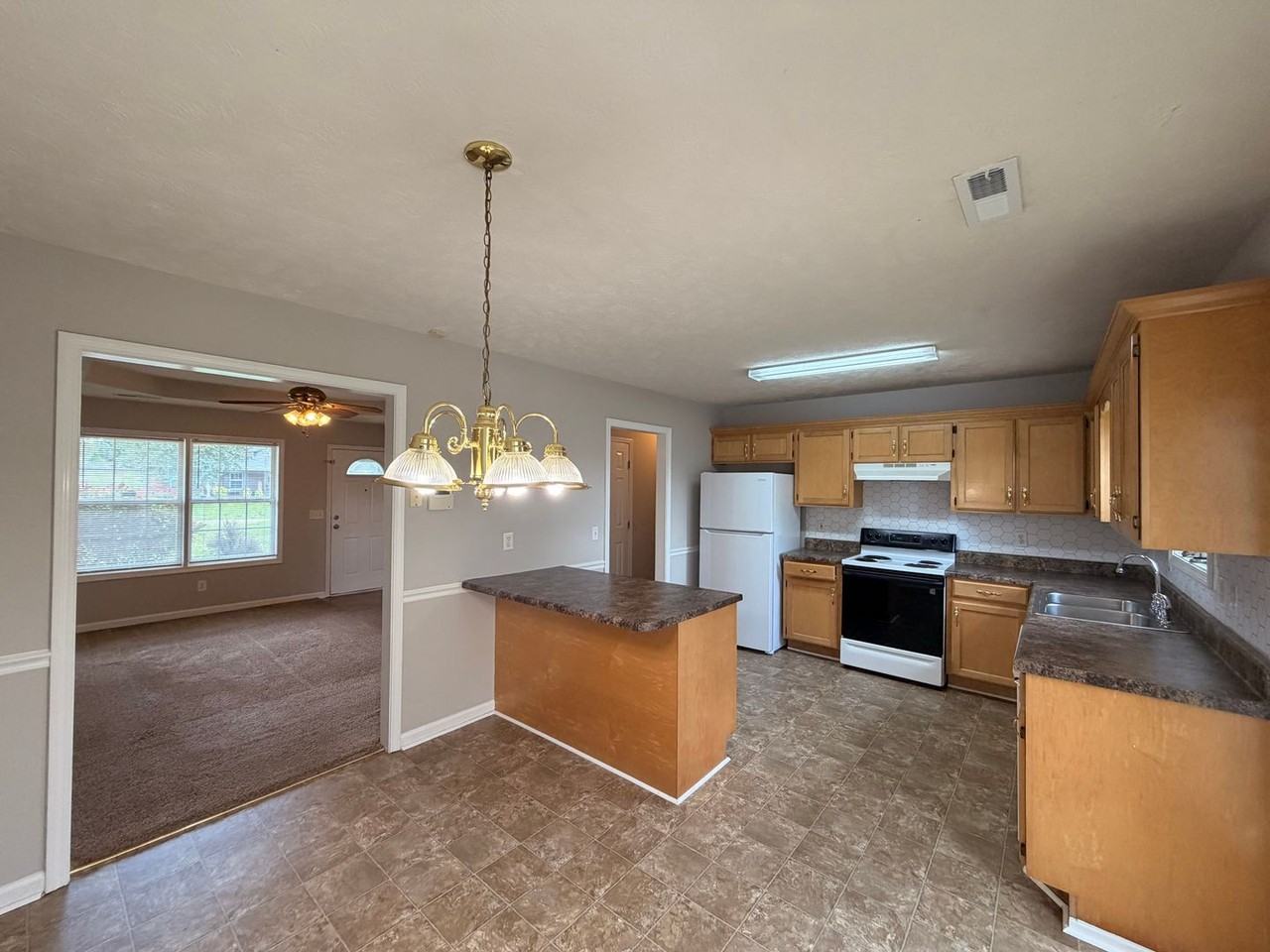 7003 Clara Ct - Photo 5 of 22