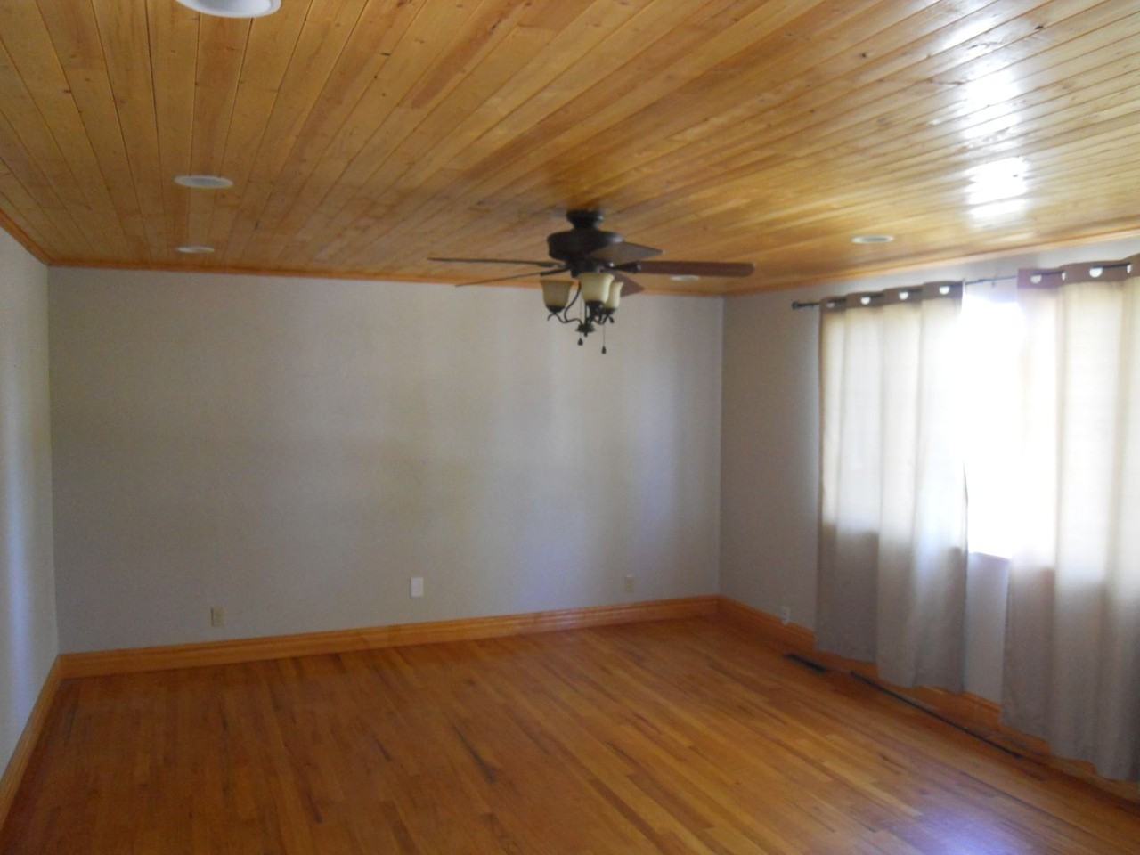 3808 Elmwood Cir - Photo 2 of 20