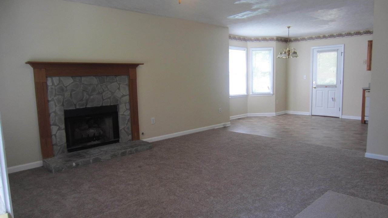 1673 Independence Dr - Photo 2 of 14