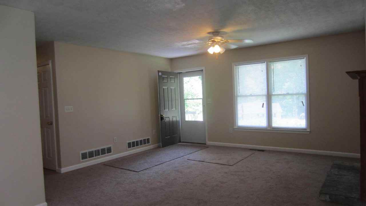1673 Independence Dr - Photo 6 of 14