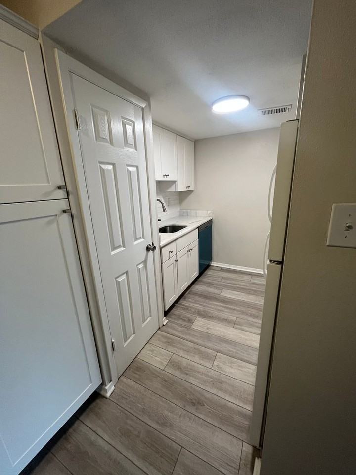 635 Patterson St #8 - Photo 4 of 11