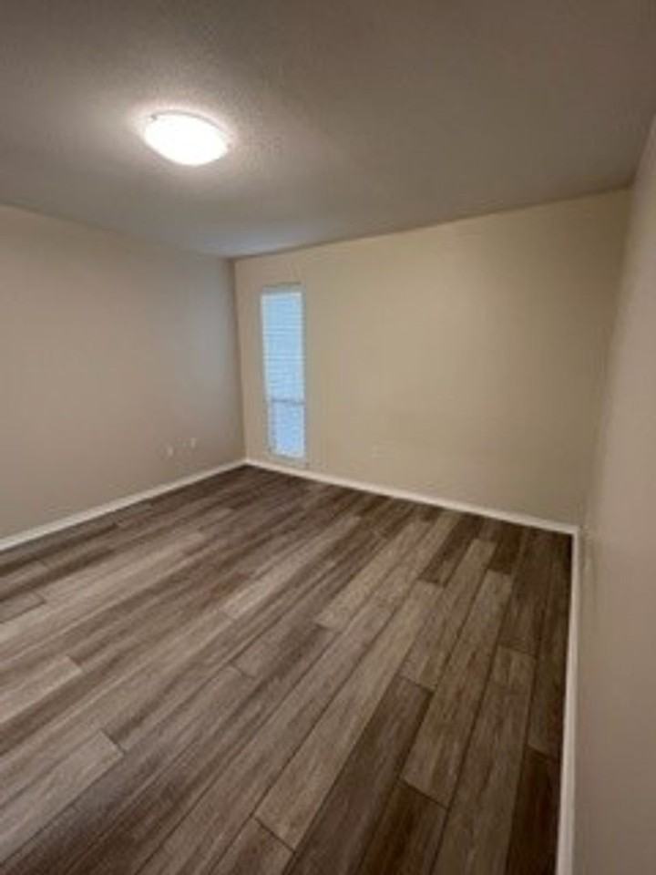 635 Patterson St #8 - Photo 5 of 11