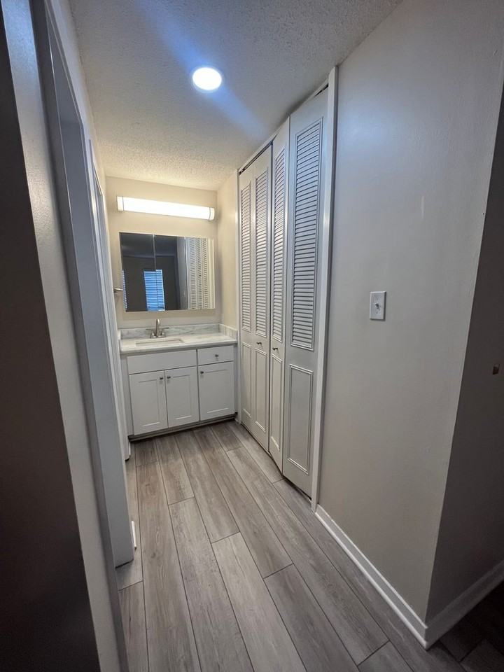 635 Patterson St #8 - Photo 6 of 11