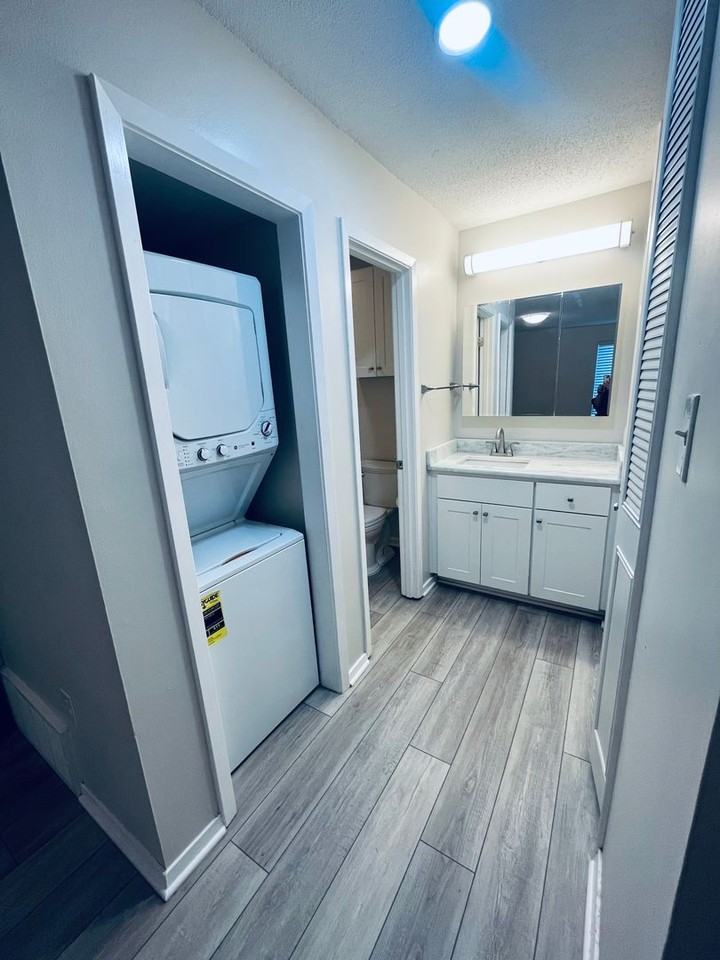635 Patterson St #8 - Photo 7 of 11