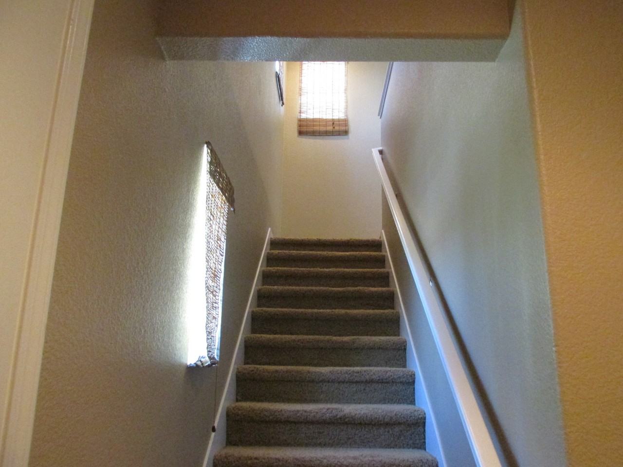 101 Cezanne Ln - Photo 3 of 17