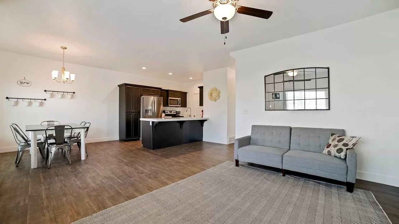 7535 N Cottage Ln - Photo 3 of 32