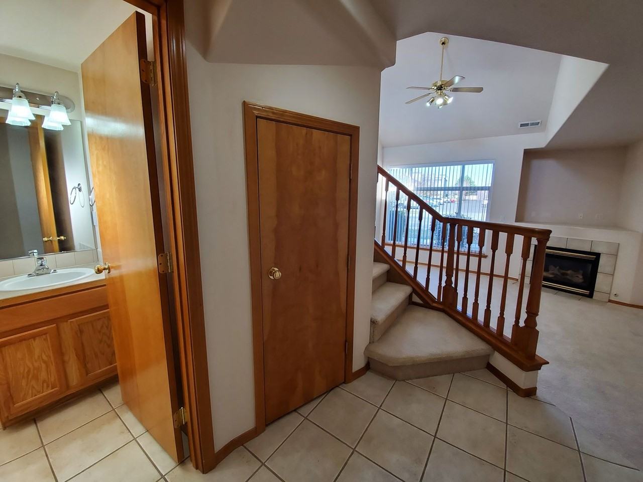 427 Columbia Point Dr - Photo 2 of 28