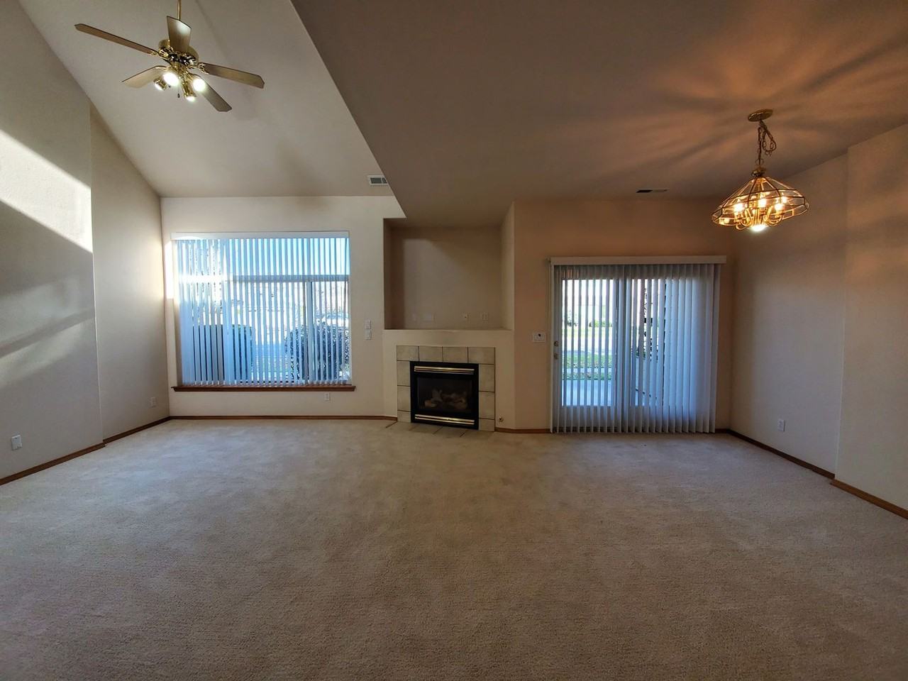 427 Columbia Point Dr - Photo 5 of 28