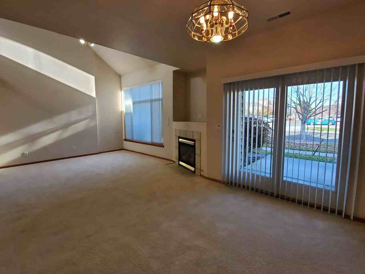427 Columbia Point Dr - Photo 6 of 28