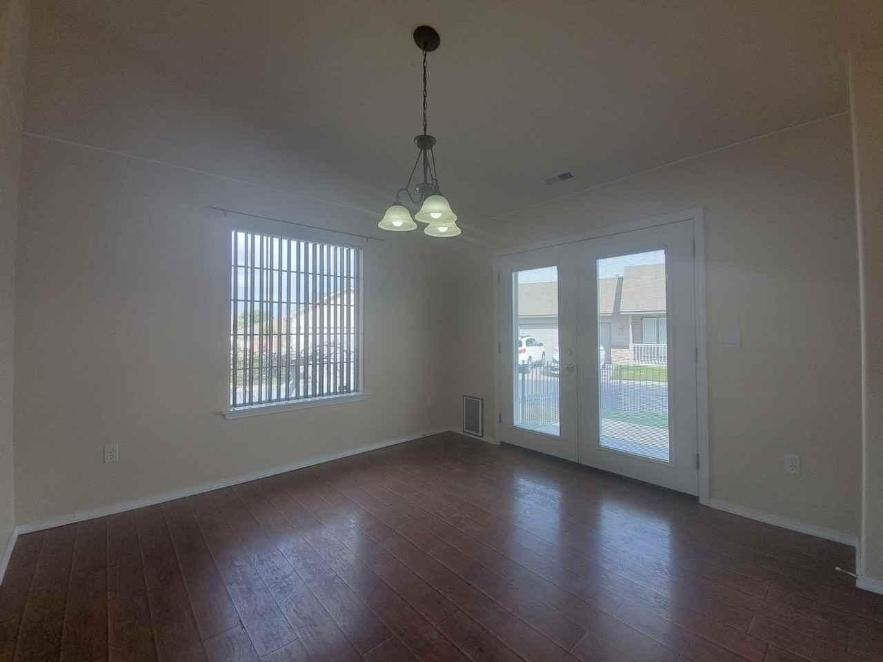 2421 S Arthur Ct - Photo 7 of 28