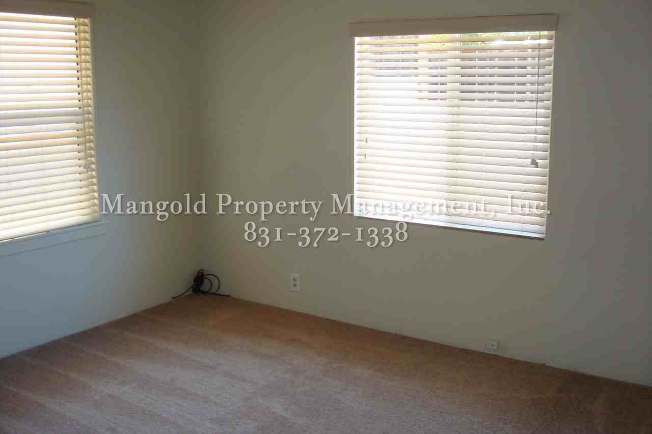 1256 Lowell St - Photo 7 of 11