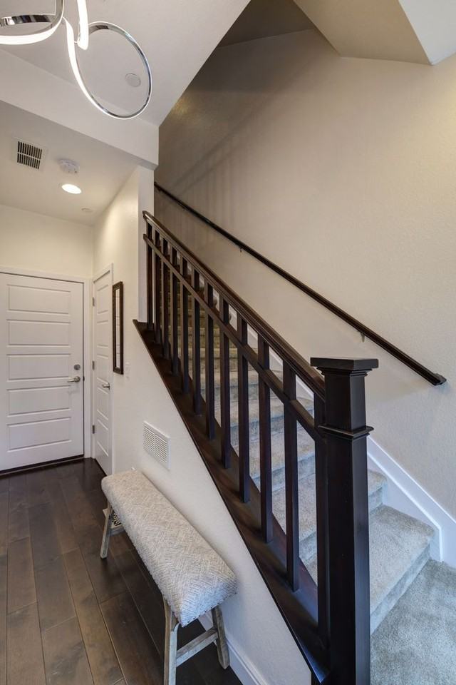 2323 Buttercup Ct - Photo 5 of 35