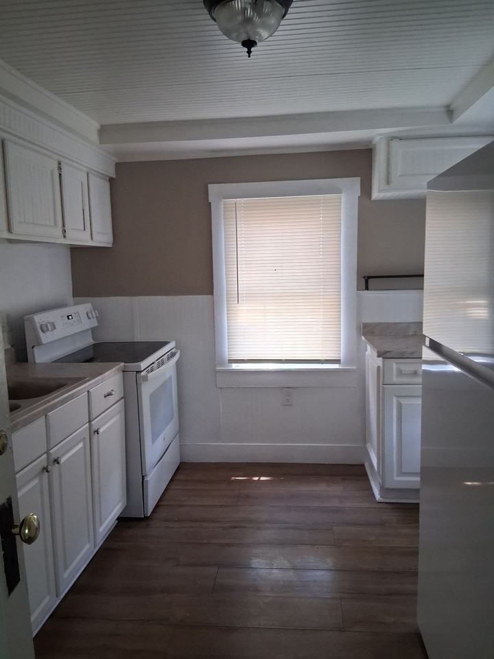 121 S 5th St - Photo 4 of 50