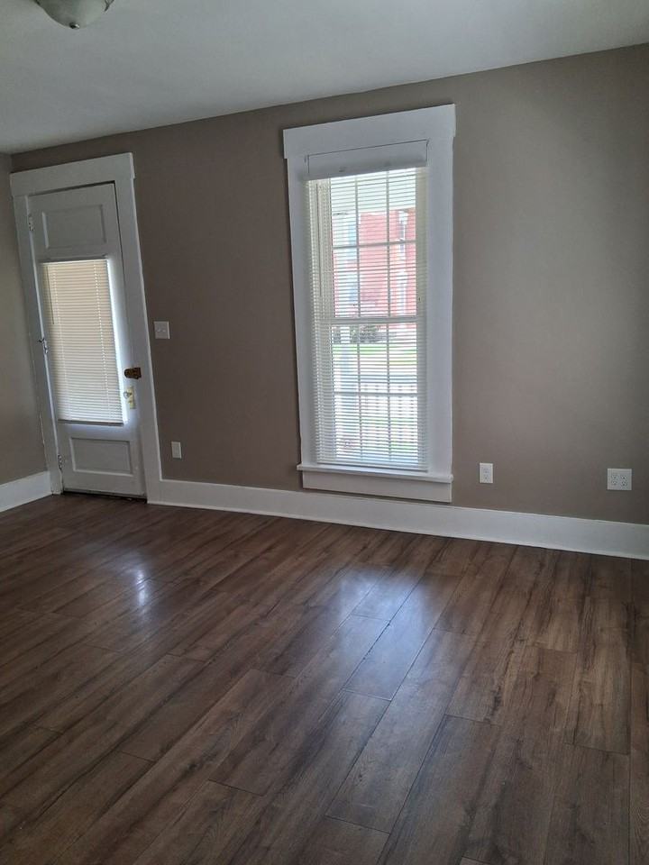 121 S 5th St - Photo 4 of 26