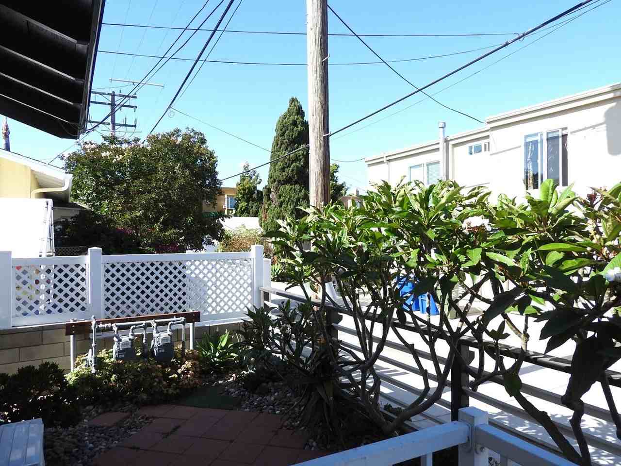 3698 Crestwood Pl - Photo 2 of 32