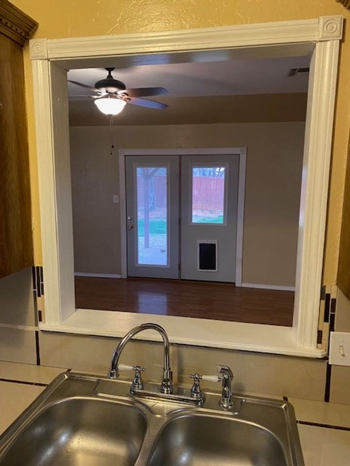 805 Huddleston Dr - Photo 5 of 15