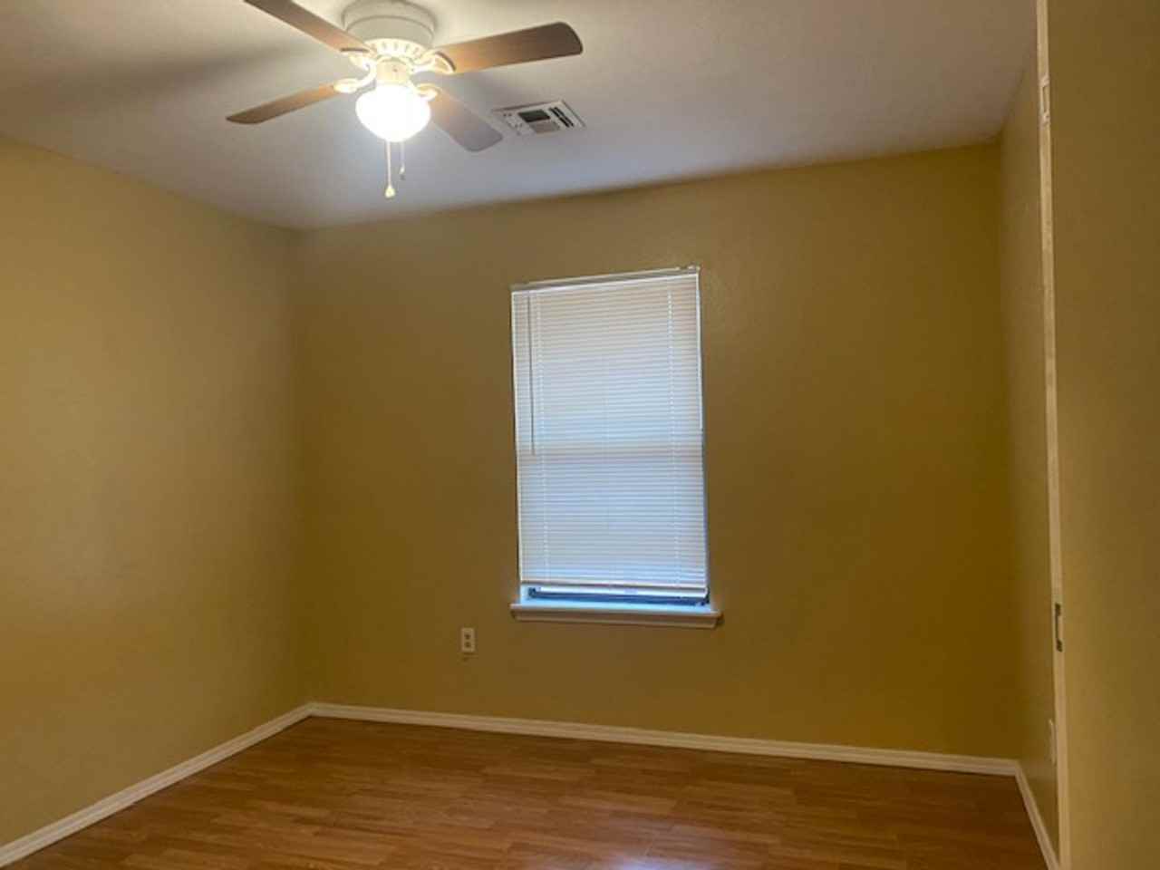 805 Huddleston Dr - Photo 7 of 15
