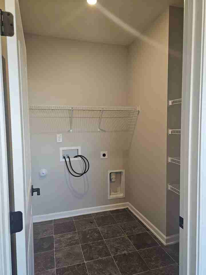 512 Lionheart Ln - Photo 7 of 15