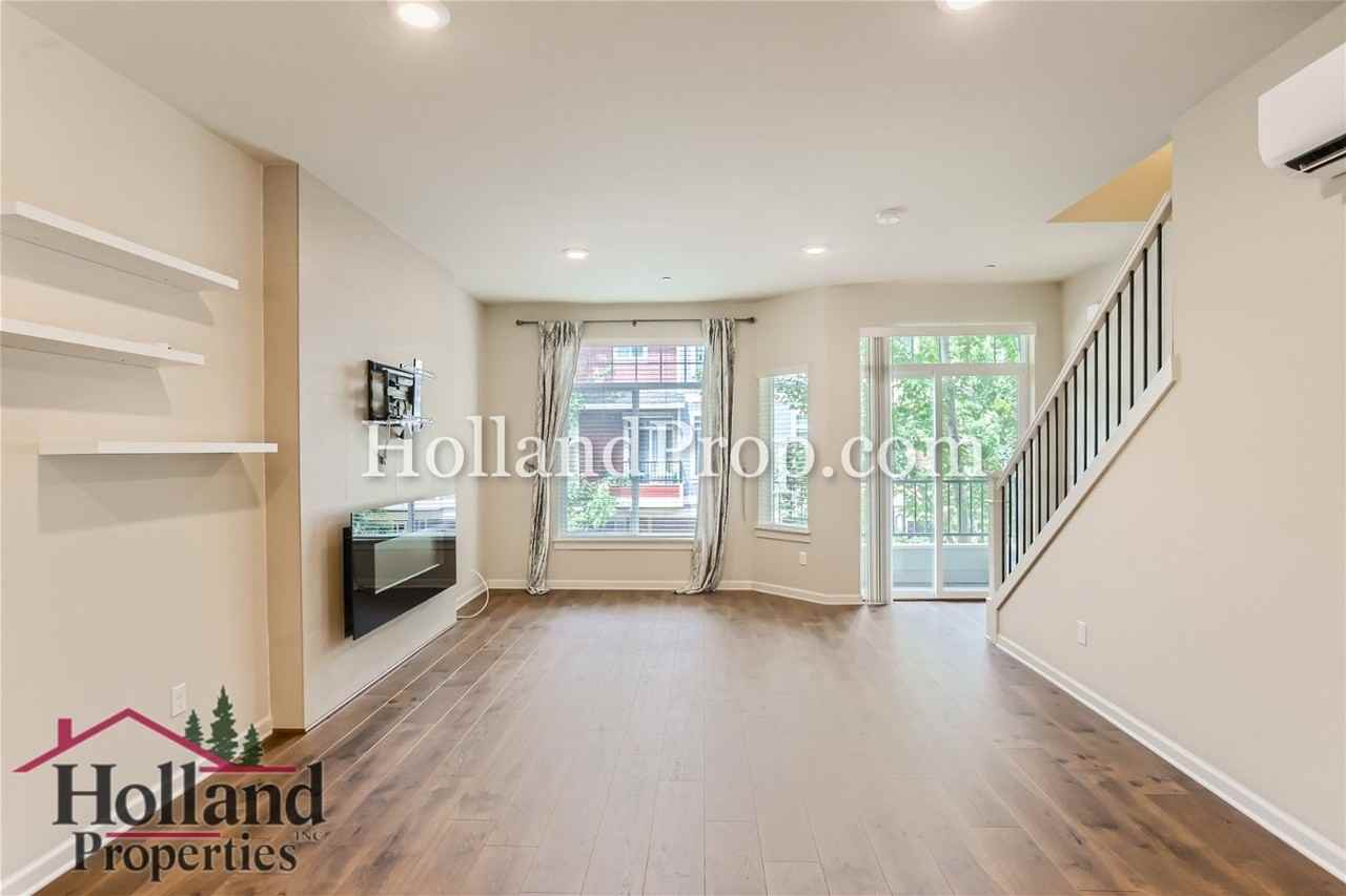 472 Ne Patricia Ann Pl - Photo 5 of 12