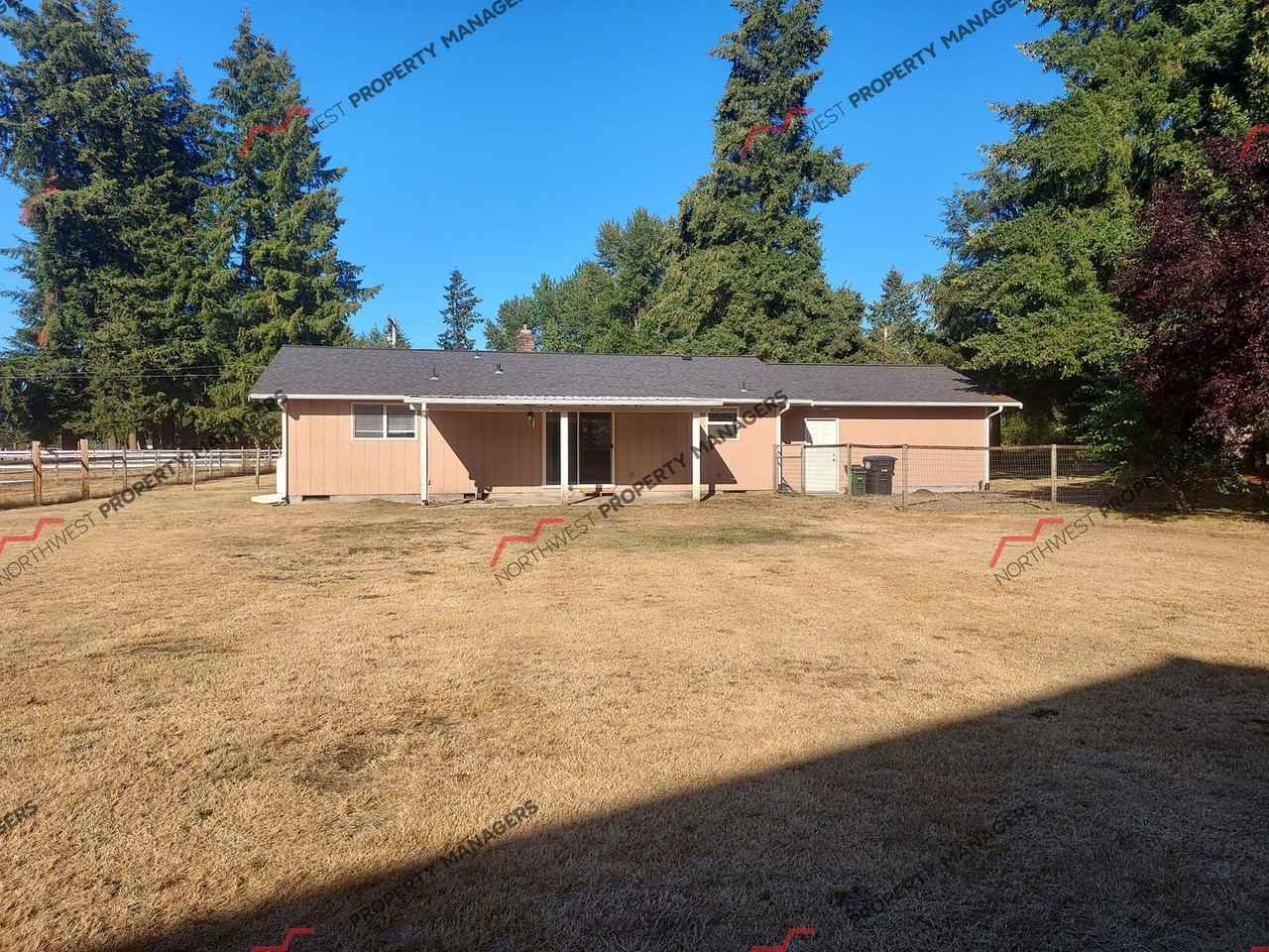 7149 Meridian Rd Se - Photo 6 of 12