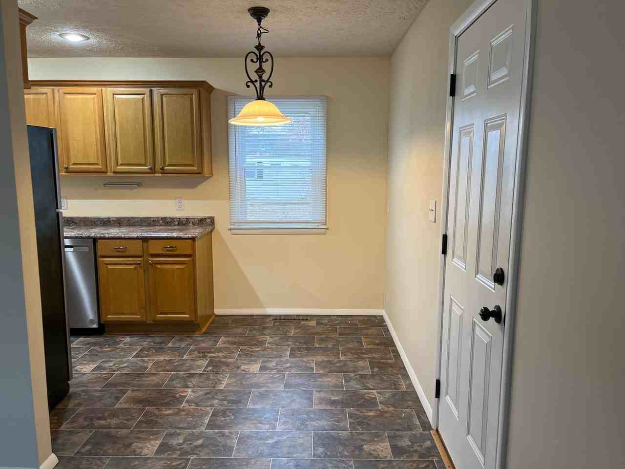 2204 W Madison St - Photo 5 of 17