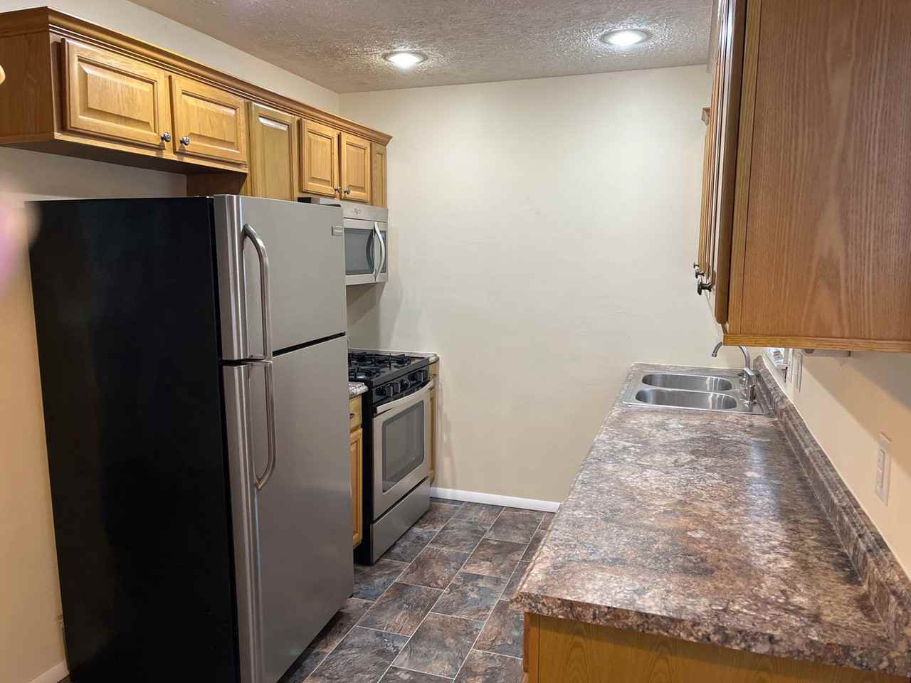 2204 W Madison St - Photo 7 of 17