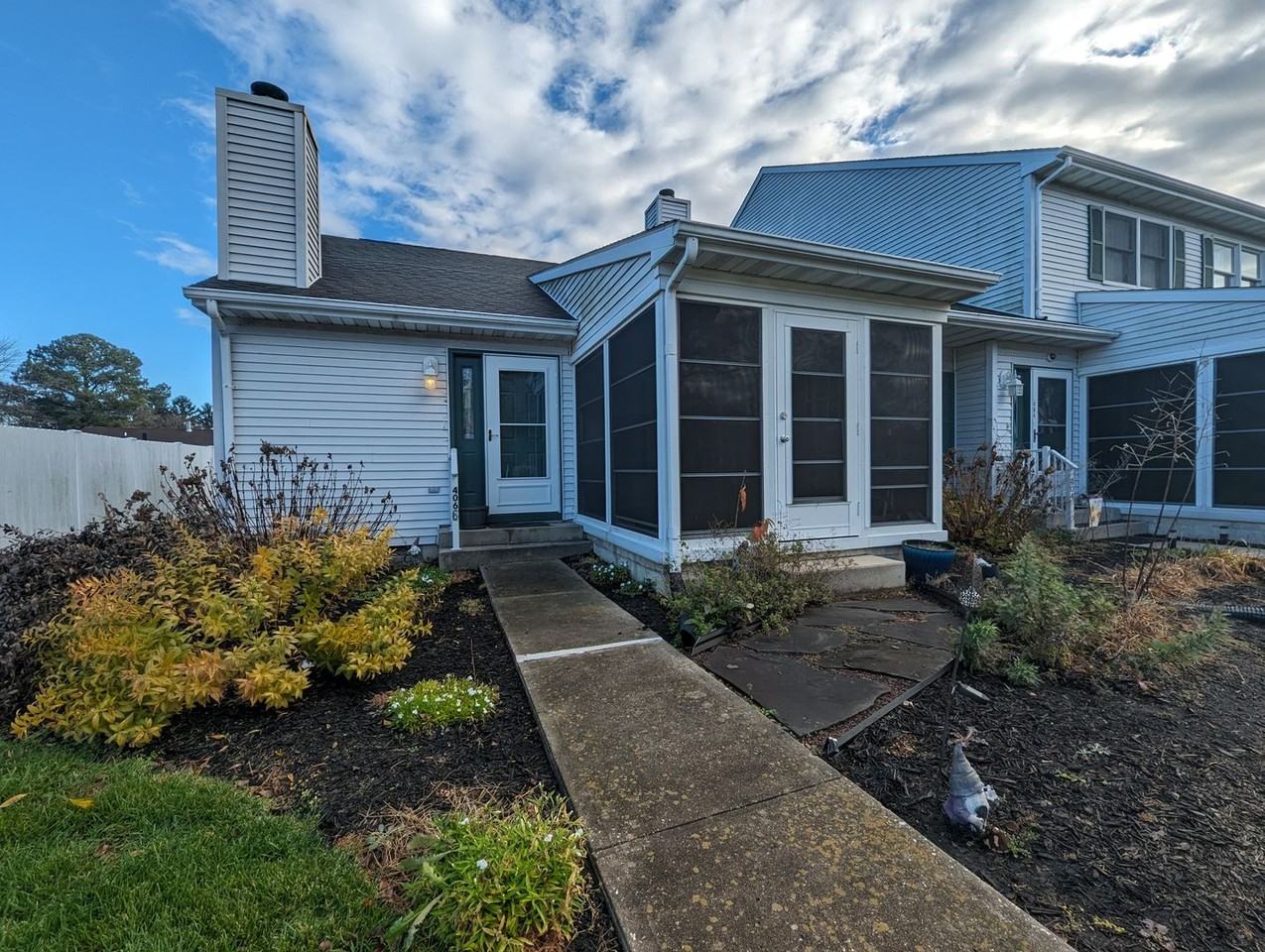 406 Franklin St - Photo 3 of 17