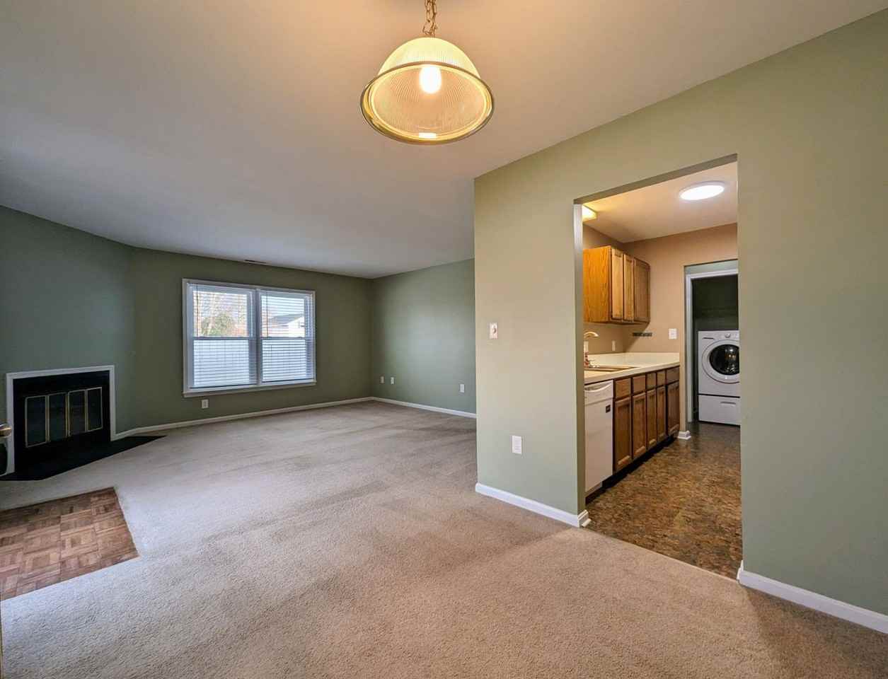 406 Franklin St - Photo 5 of 17